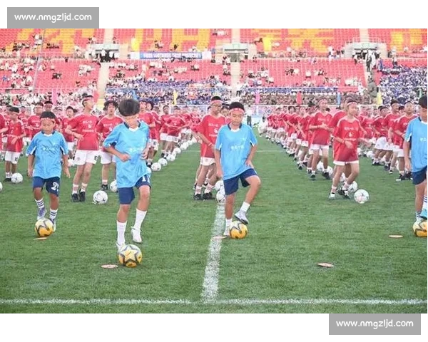 厂超赛场：车间同袍，绿茵较量