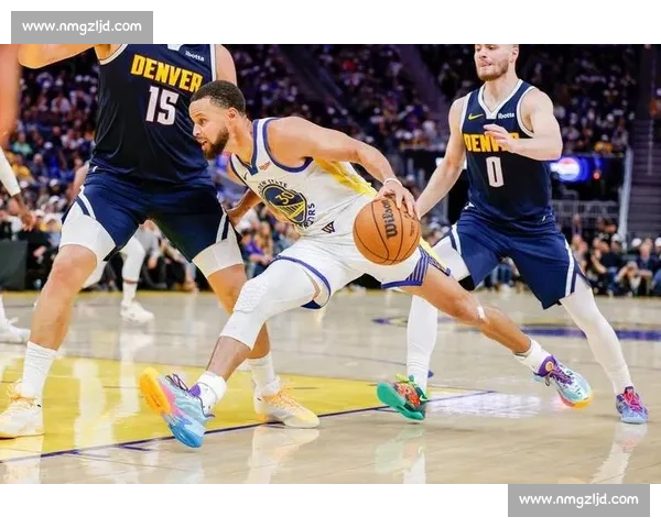 库里 42+6+7 封神！末节加时狂砍 22 分，逆天三分引爆 MVP 呼声